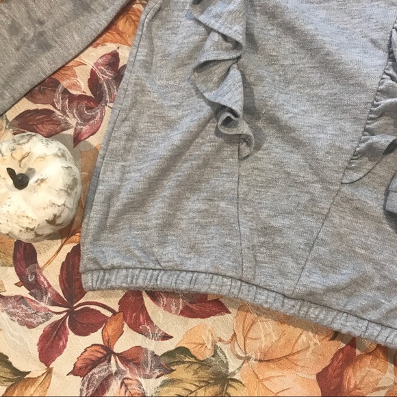 Cat & Jack long sleeved ruffle sweater shirt - Picture 4 of 7